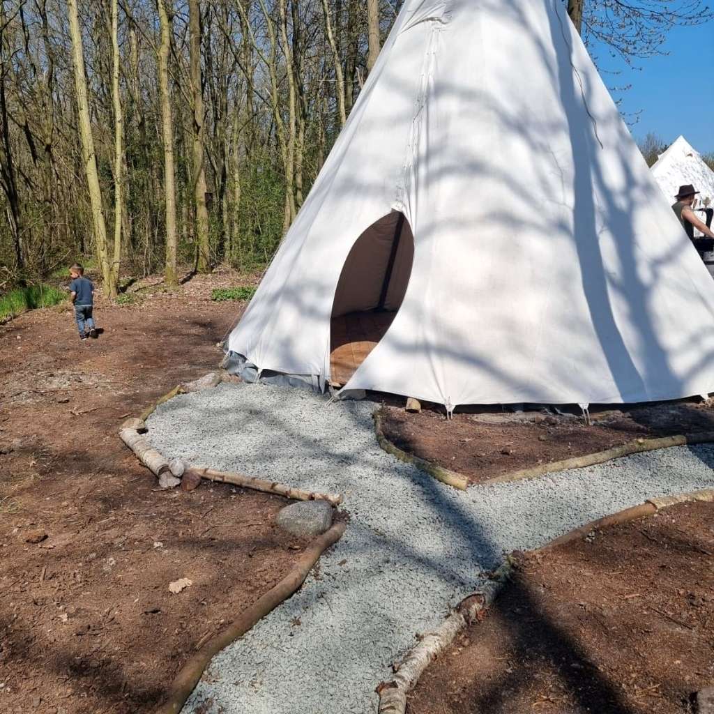 duurzame camping verharding met tipi tent